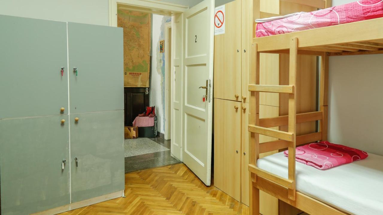 Hostel Yolo Belgrade Exterior photo