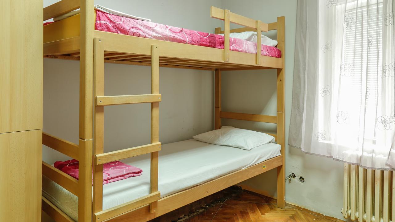 Hostel Yolo Belgrade Exterior photo